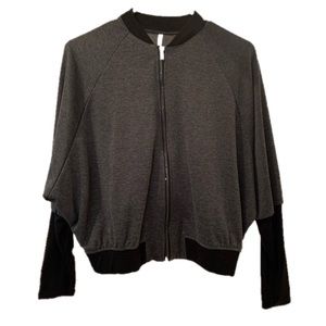 Zippered light jacket/top